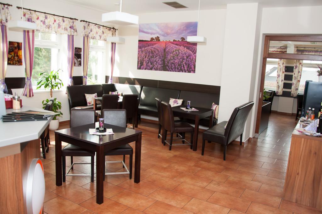 Restaurace A Penzion Zdena Bouda Hradec Králové Kültér fotó