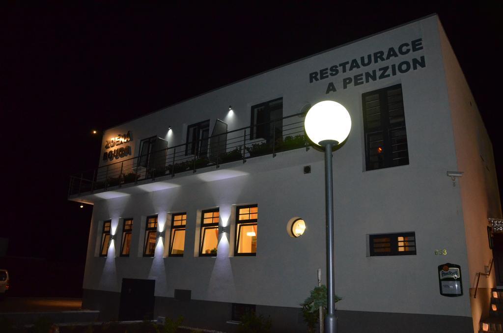 Restaurace A Penzion Zdena Bouda Hradec Králové Kültér fotó