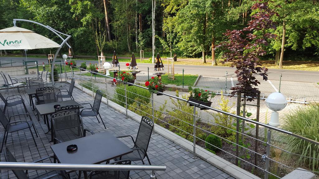 Restaurace A Penzion Zdena Bouda Hradec Králové Kültér fotó